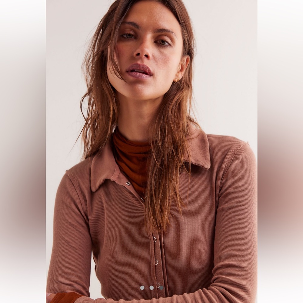 Free people we the free Betty Button down Top - Picture 2 of 9